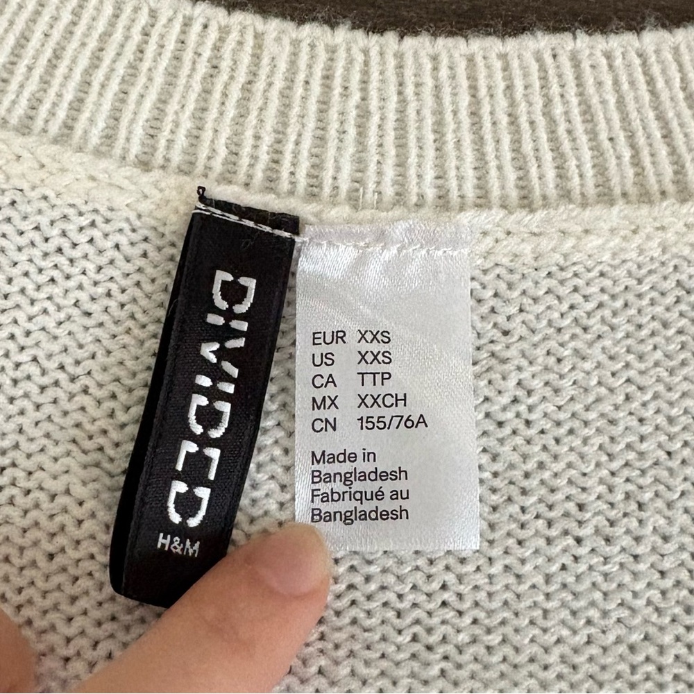 H&M Beige/White Long Sleeve Cropped Sweater V-Neck Size XXS Valentines Day - Picture 5 of 10
